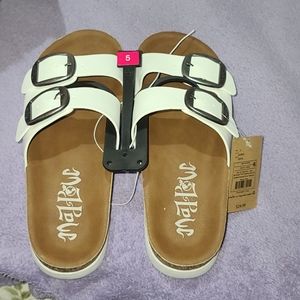 BRAND NEW MAD LOVE WHITE PLATFORM SANDELS